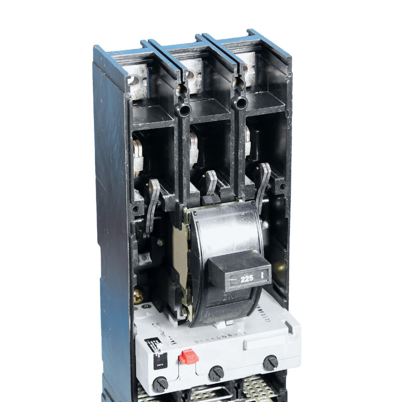 CFD63B225 Siemens Sentron & CFD6-A Molded Case Circuit Breaker 225 A 3 Pole 600 VAC FD 250A Frame Thermal Magnetic Line and Load Side Lug 200 kA