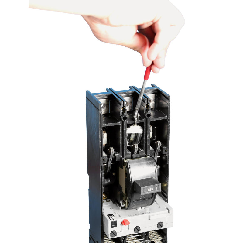 CFD63B225 Siemens Sentron & CFD6-A Molded Case Circuit Breaker 225 A 3 Pole 600 VAC FD 250A Frame Thermal Magnetic Line and Load Side Lug 200 kA