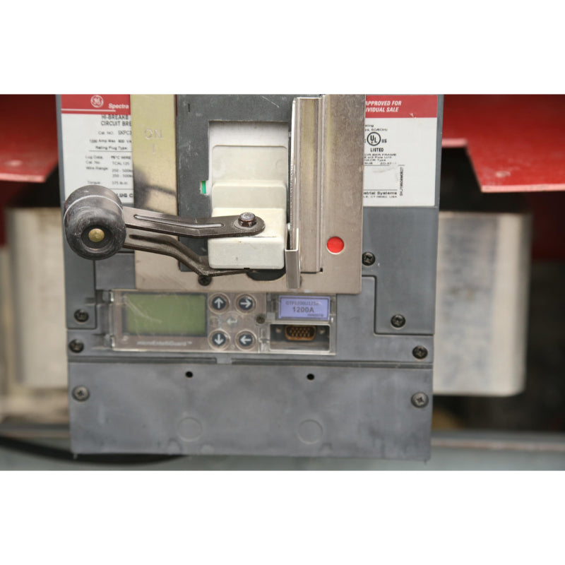 1200 Amp Metered Switchboard
4000A Bus Rated, Group Mounted