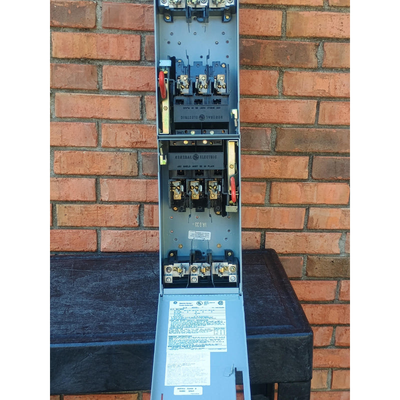 ADS36100HS 100A 600V Fusible
Inside fusible View