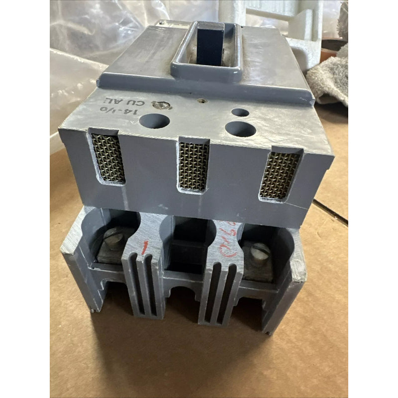 HF2040 Breaker
2 Pole 40A in a 3 Pole Frame, 314C531G09