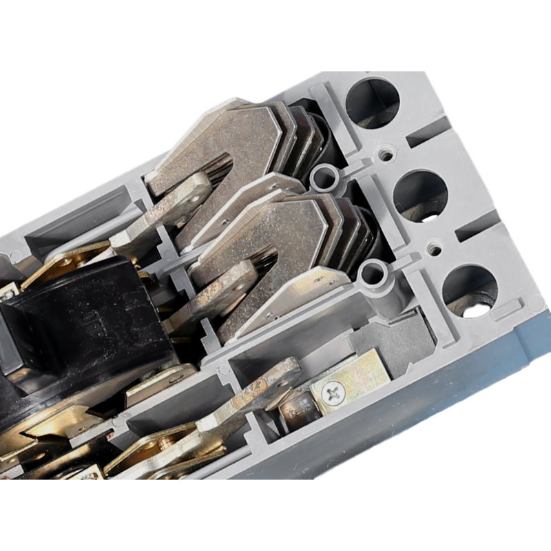 HKB3225
Never been energized
Unused