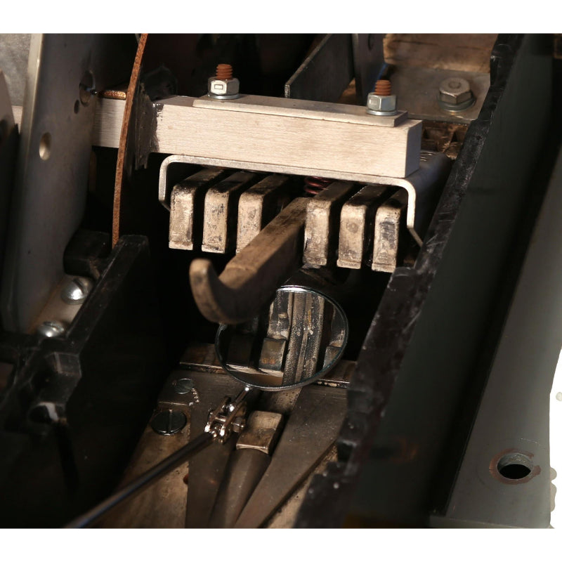 See upper contacts view through inspection mirror
THPC3430B